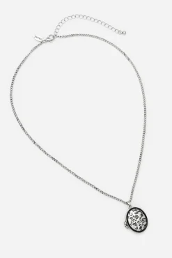 Cerelia Etched Locket Necklace