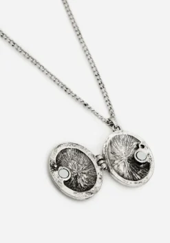 Cerelia Etched Locket Necklace