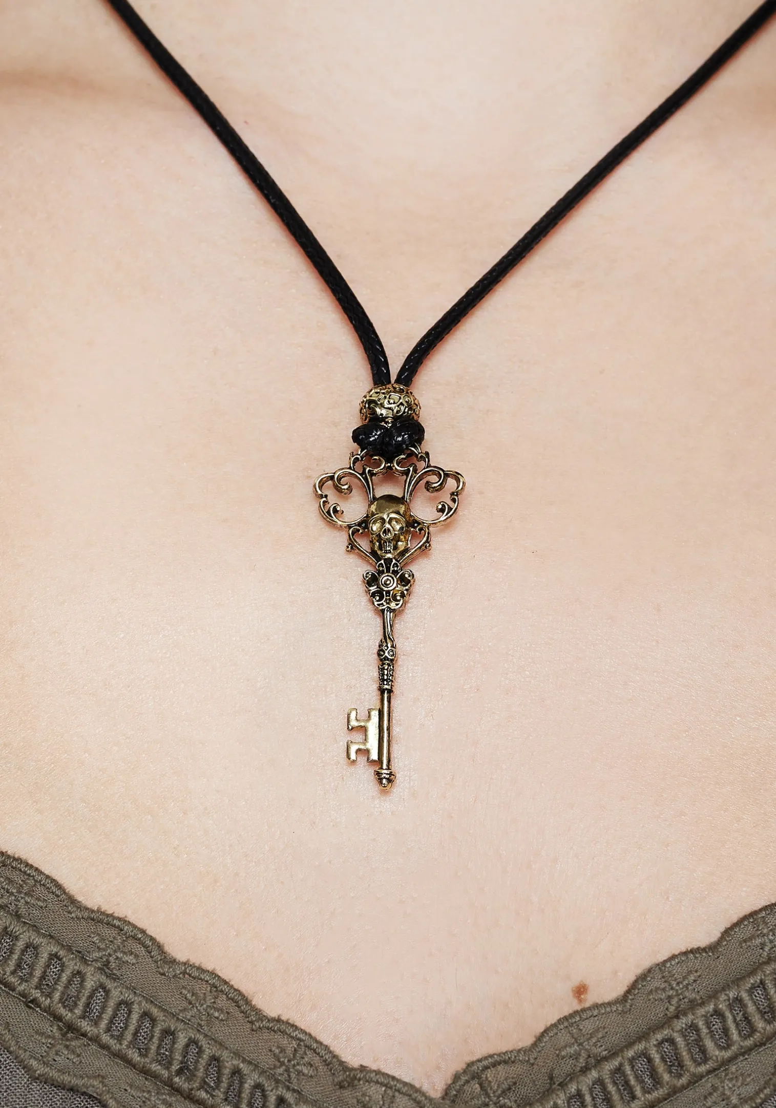 Genesta Skull Key Cord Necklace