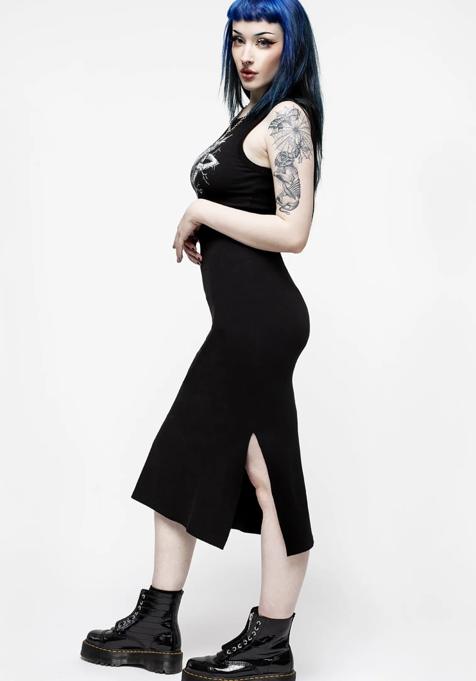 Korun Sleeveless Midi Dress