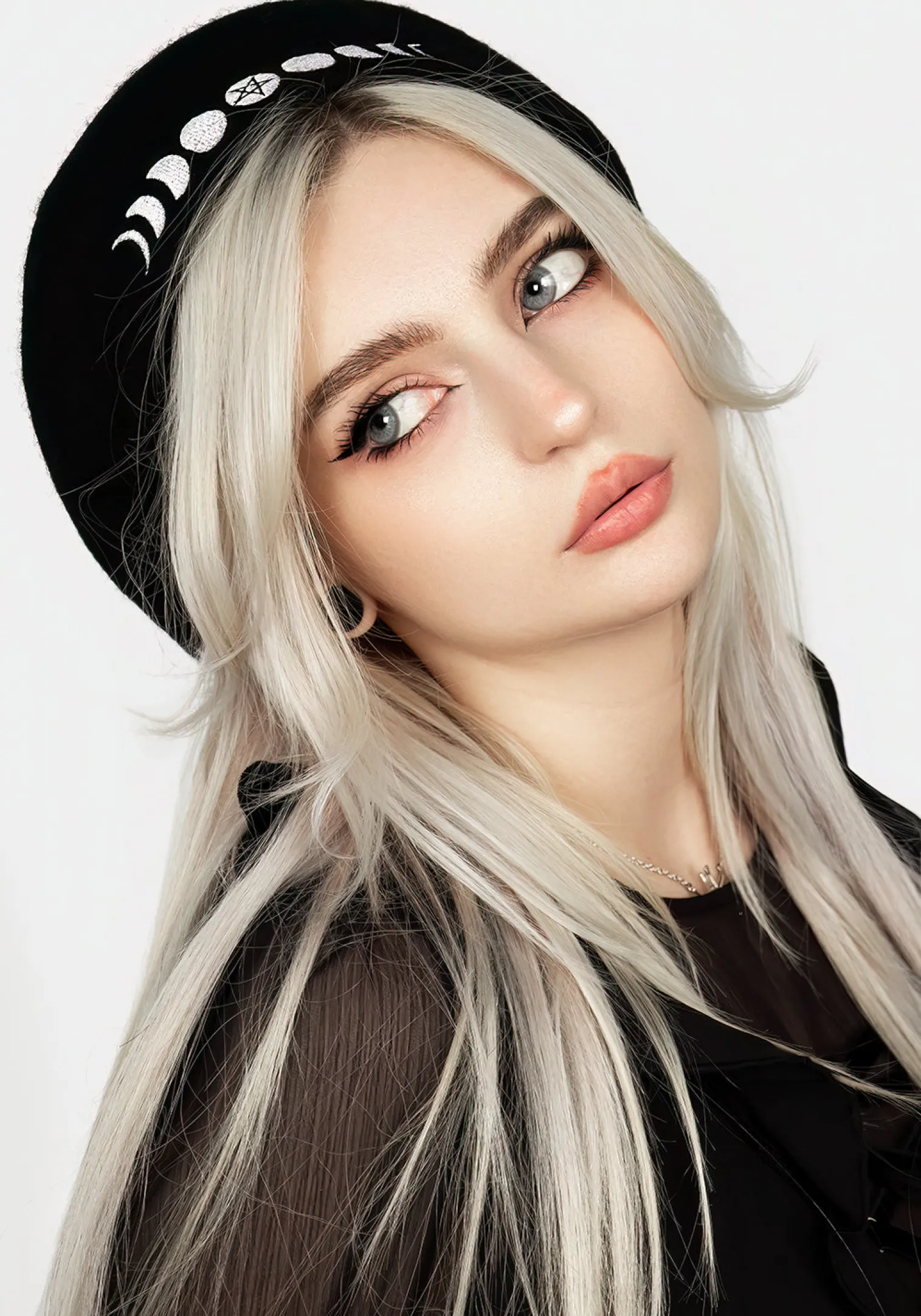 Lunar Embroidered Beret