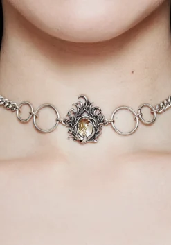 Marte Trapped Flower Choker