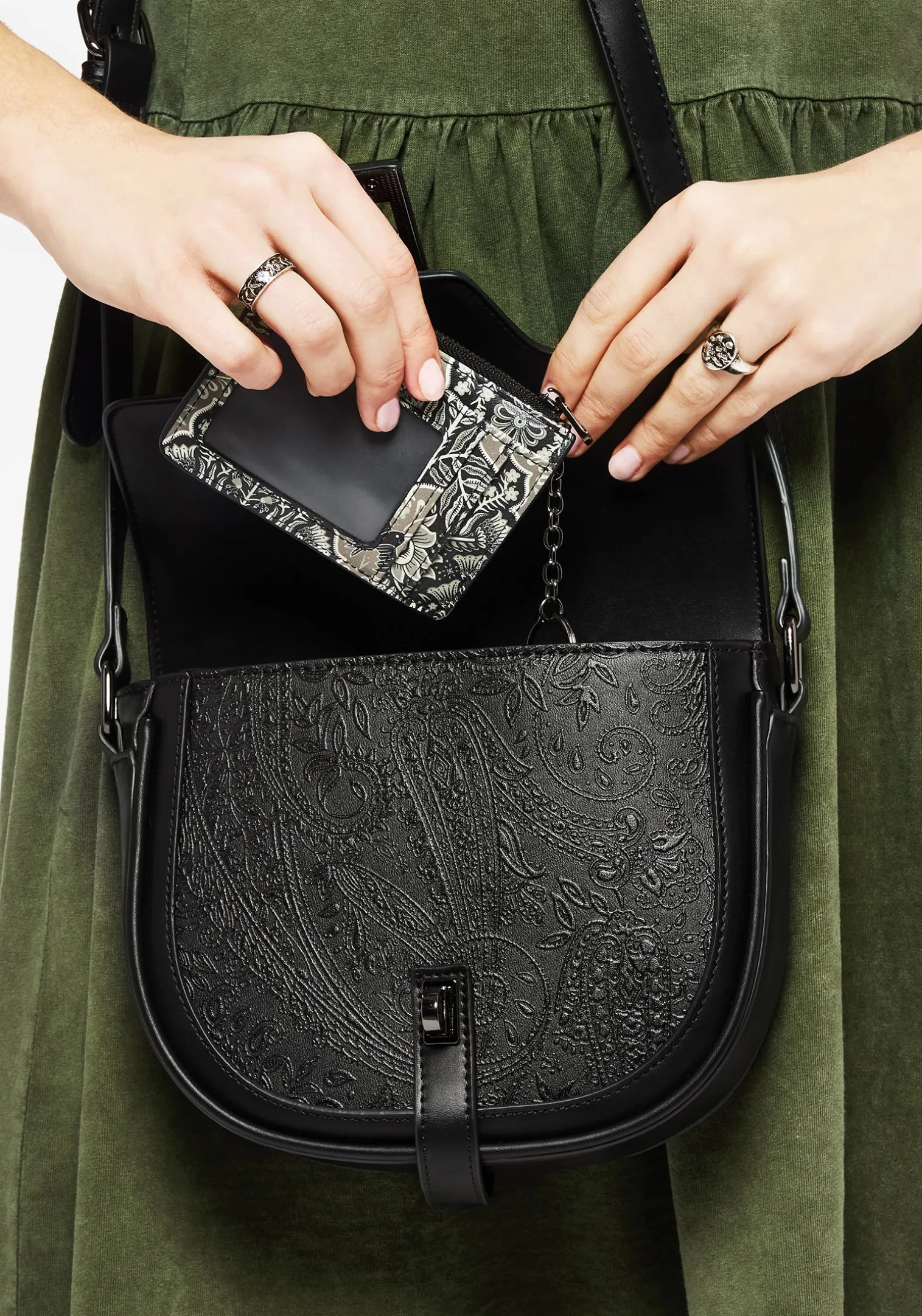 Oculomancy Floral Damask Print Card Holder