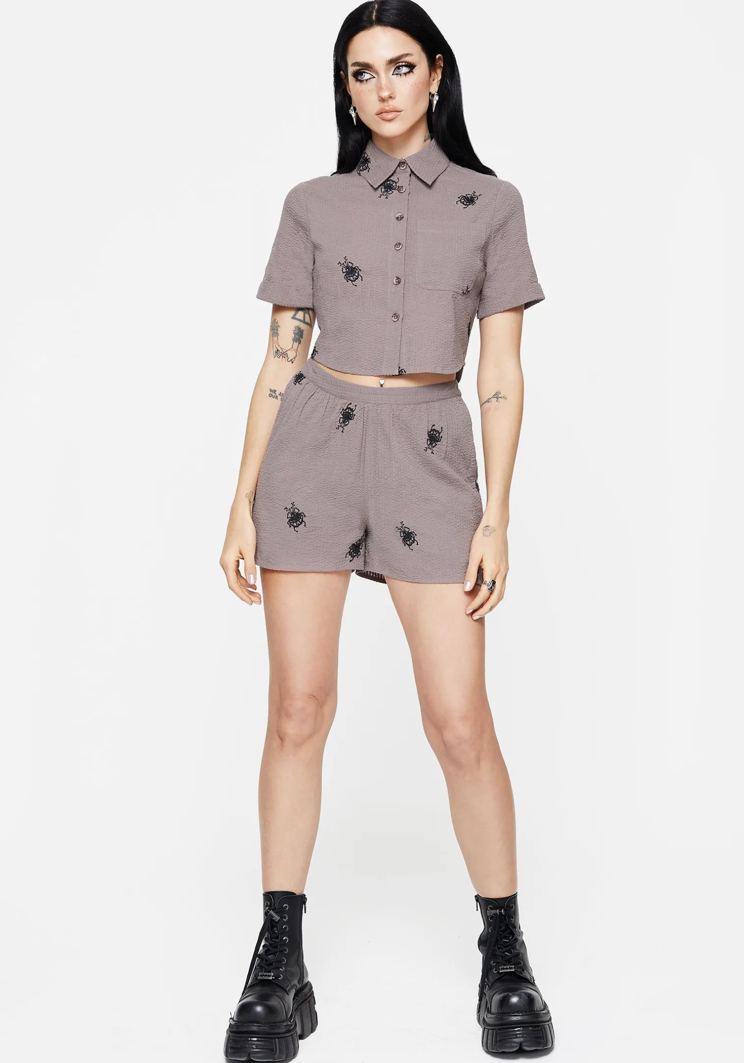 Stag Beetle Embroidered Shorts